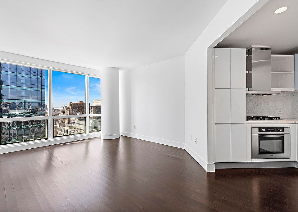 1st image of 77 Hudson St APT 1902