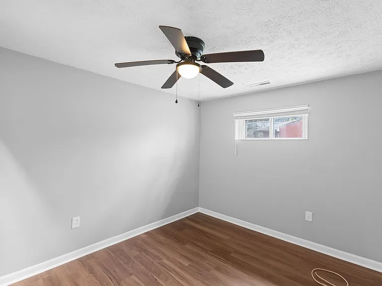 2707 Woodland Ave — Photo 20