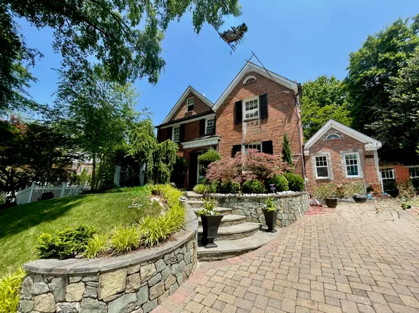 (undisclosed Address), Chevy Chase, MD 20815