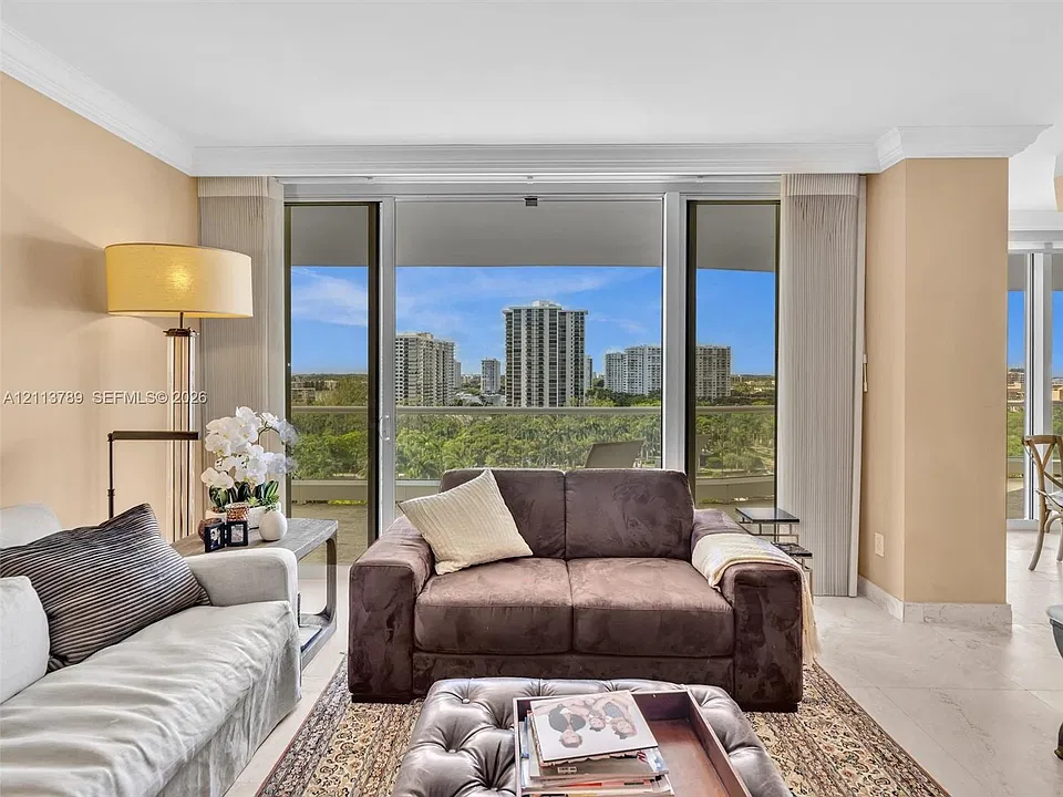 7000 Island Blvd #1108