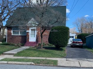 1649 Shelbourne St, Teaneck, NJ 07666