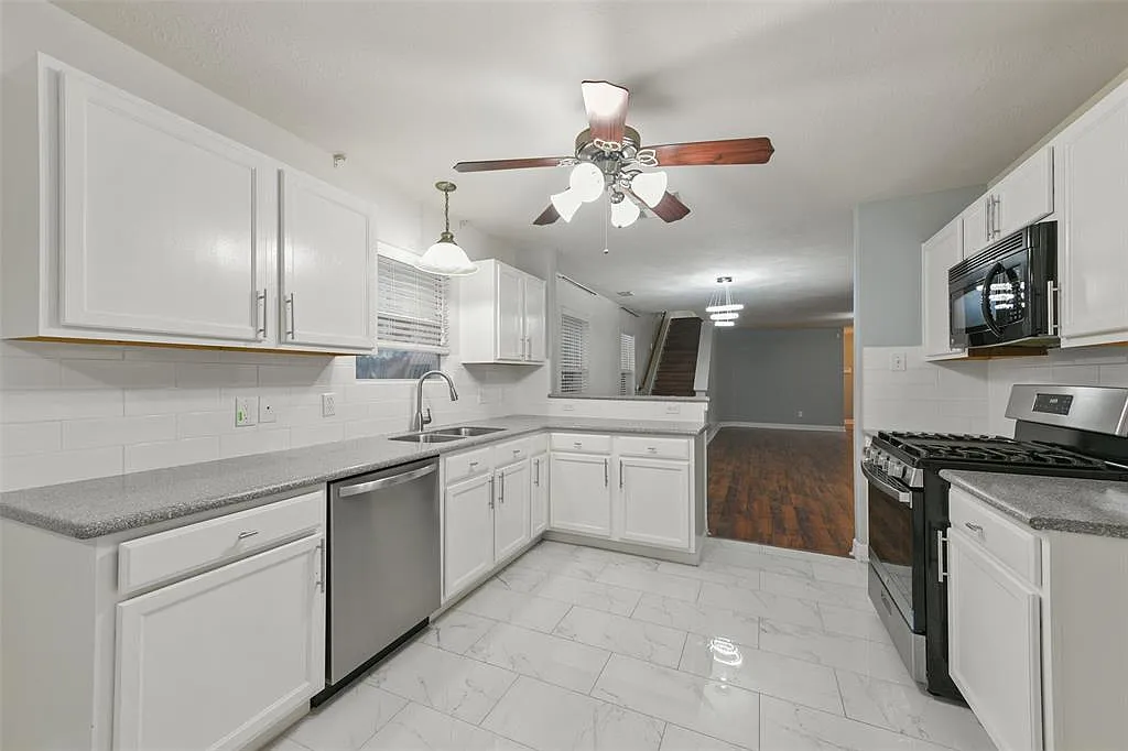 3 bed, 2270 sqft, $2,000 — Photo 3