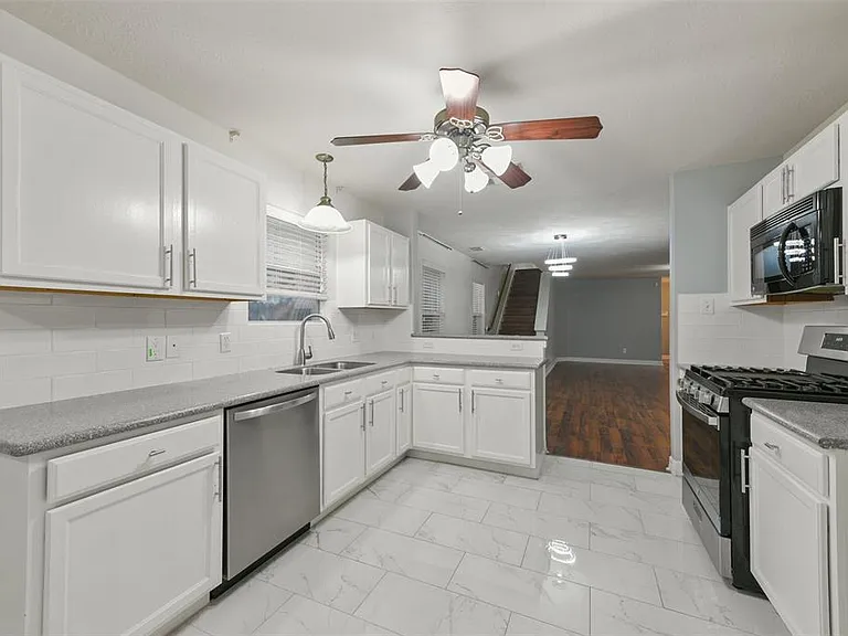 9523 Wyatt Oak Ln — Photo 3