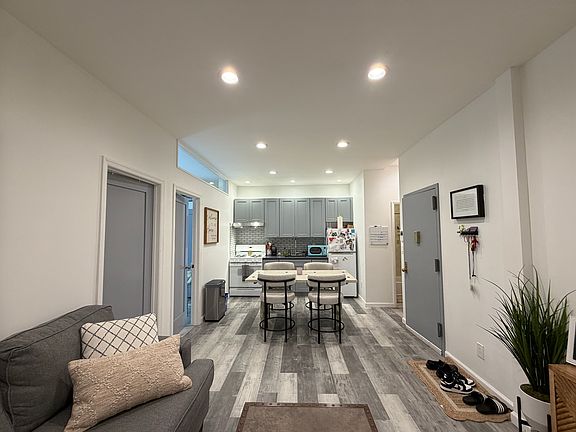 3rd image of 446 W 46th St APT 2