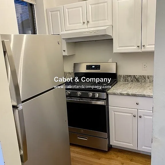 225 E Berkeley St #4 — Photo 3