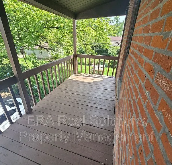 170 S Highland Ave — Photo 17