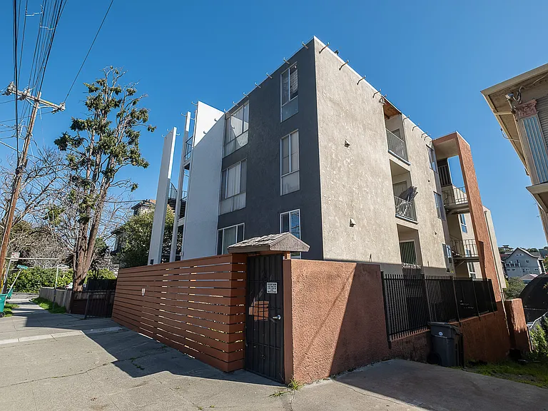 414 Fairmount Ave #101 — Photo 17