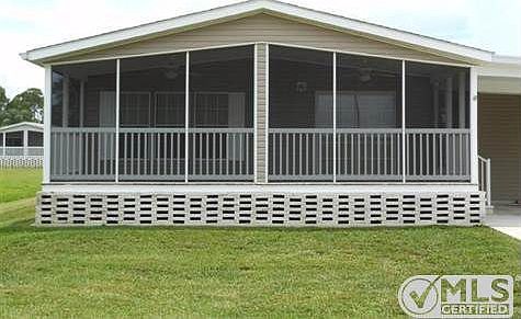 Front view of screened lanai