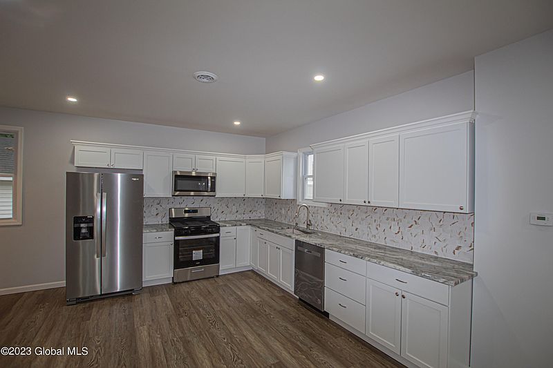 4th image of 2402 22nd Street
