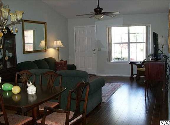 3rd image of 2632 Meadowlark Ln