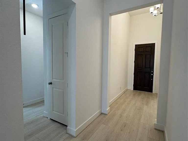 7129 Carriage Light Dr — Photo 11