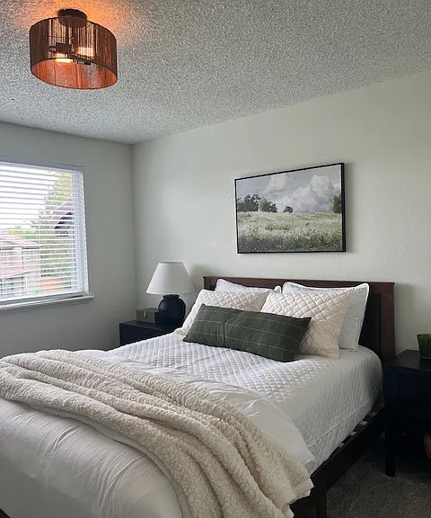 97 NW Adams Pl — Photo 8