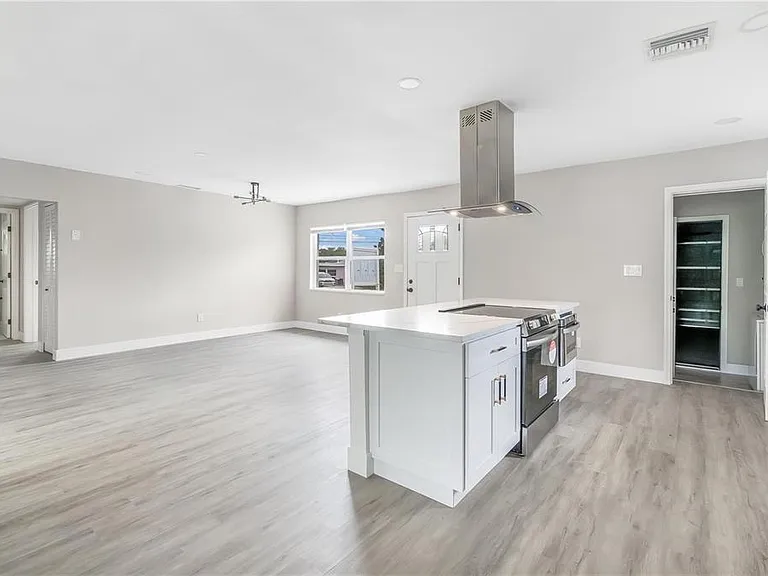 10341 Kumquat Ln — Photo 8