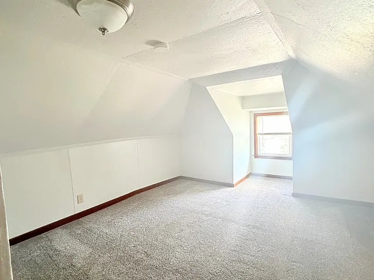 428 S Clemens Ave — Photo 20