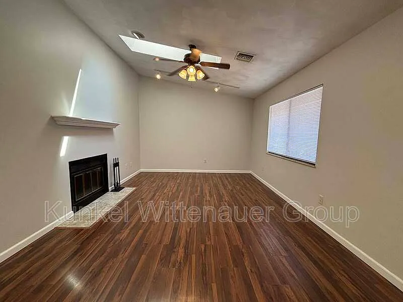 Eagle Ridge Condos — Photo 3