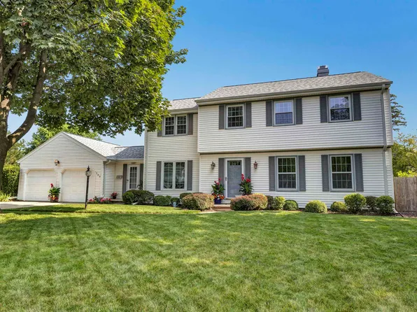 580 Roselawn Blvd, Green Bay, WI 54301