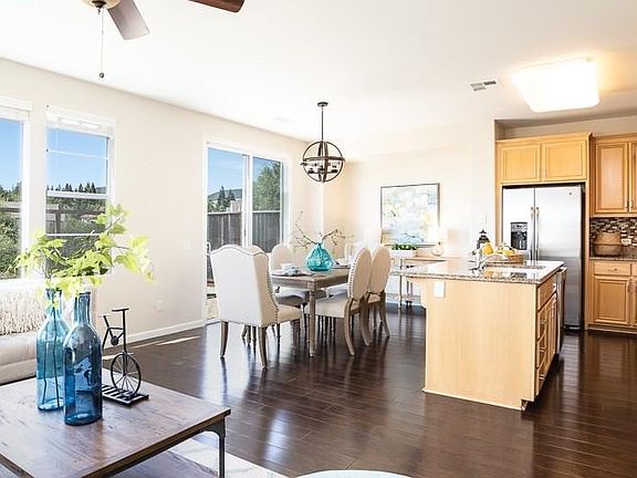 4th image of 347 Karelian St