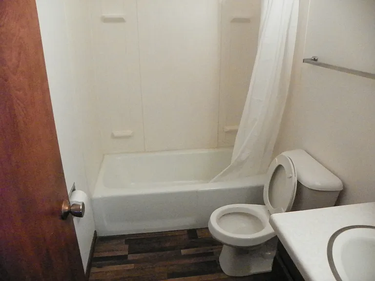 1221 Madison Ave #213 — Photo 7