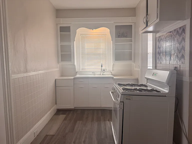 161 S Clarendon St #3 — Photo 2