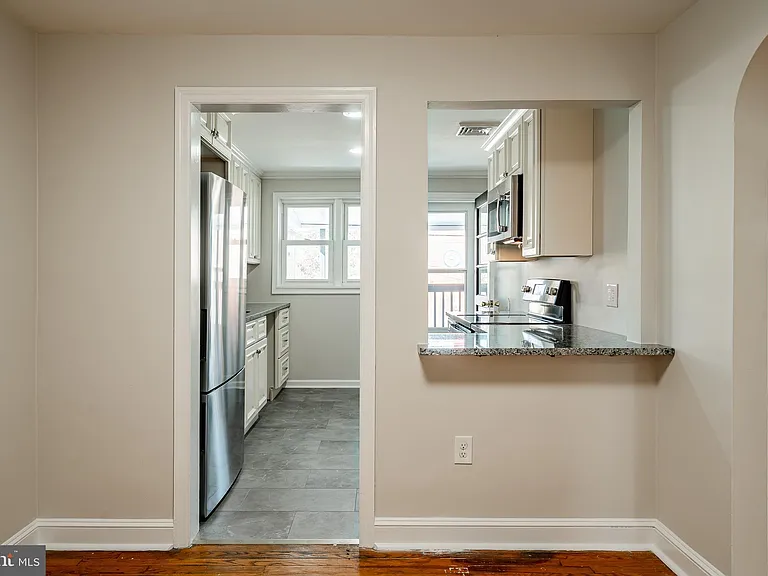222 3rd Ave — Photo 7