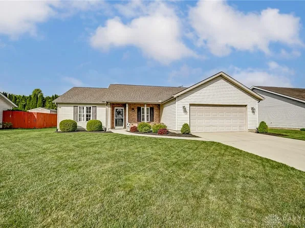 1112 Windsor Crossing Ln, Tipp City, OH 45371