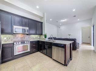 8437 NW 38th St, Hollywood, FL 33024