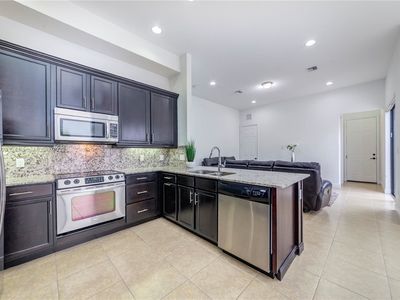 8437 NW 38th St, Hollywood, FL, 33024
