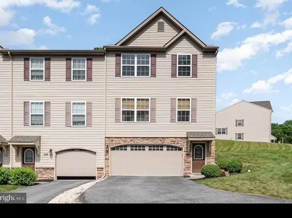 358 Weatherstone Dr, New Cumberland, PA 17070