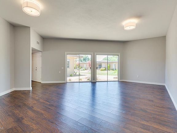 3rd image of 10814 W Thunderbird Blvd