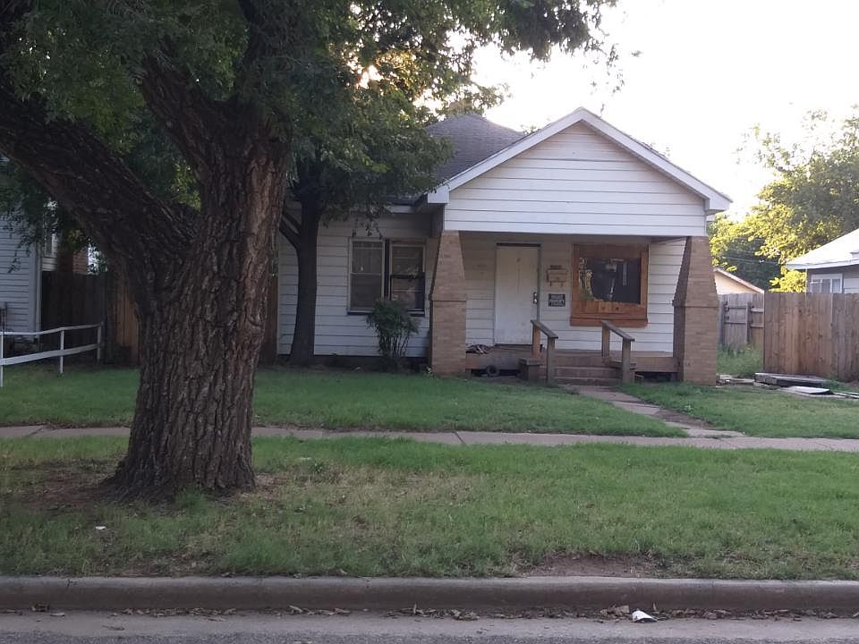1st image of 215 S Hill St