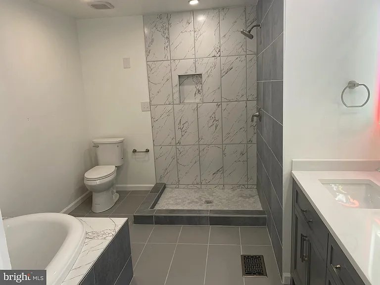 9917 Betteker Ln — Photo 26