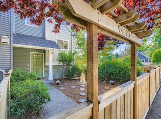 9402 Linden Ave N APT A, Seattle, WA 98103