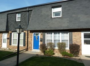 1907 Canterbury Dr APT F, Washington, IL 61571