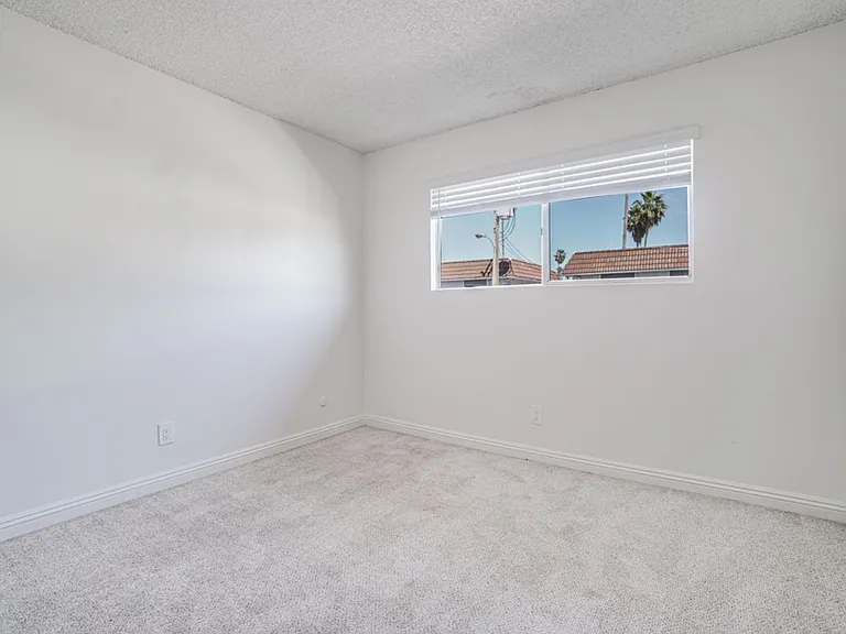 Oak Valley Apartments — Photo 38