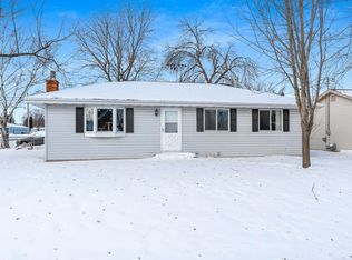 175 McKinley Ave, Omro, WI 54963