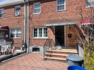 15015 Arlington Ter, Jamaica, NY 11433