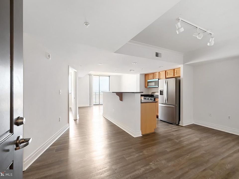 1st image of 414 Water St Unit 2809