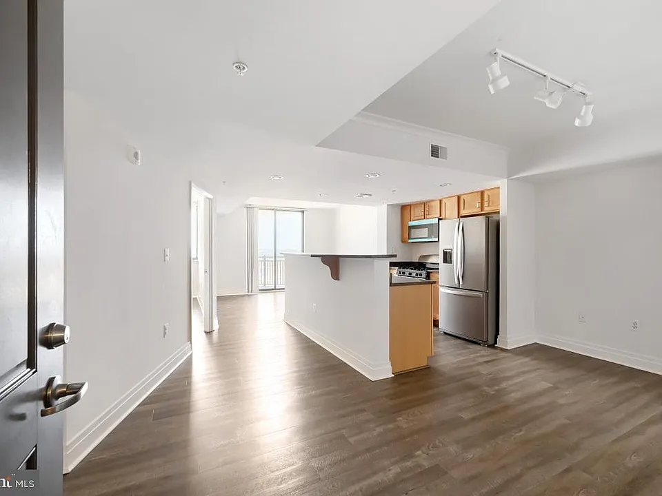 414 Water St #2809