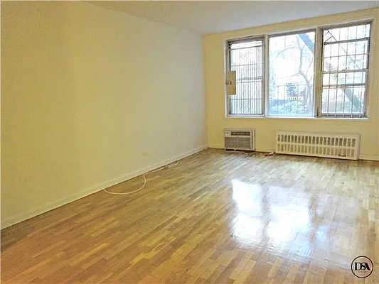 Rented by DSA Realty | media 22