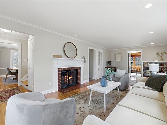 3rd image of 31 Fuller Rd