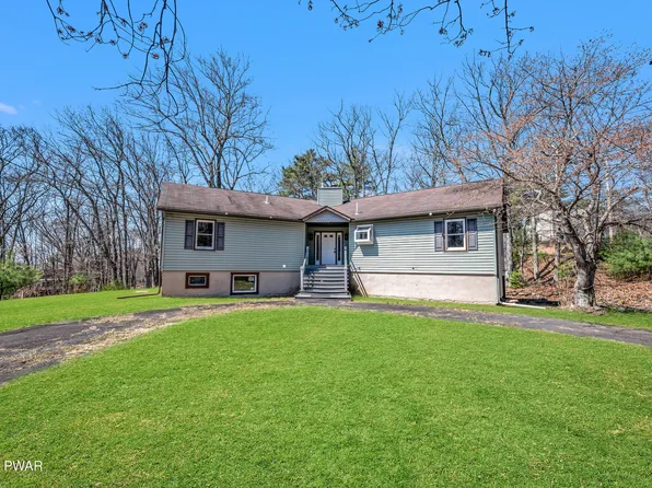 1093 Lancaster Dr, Bushkill, PA 18324