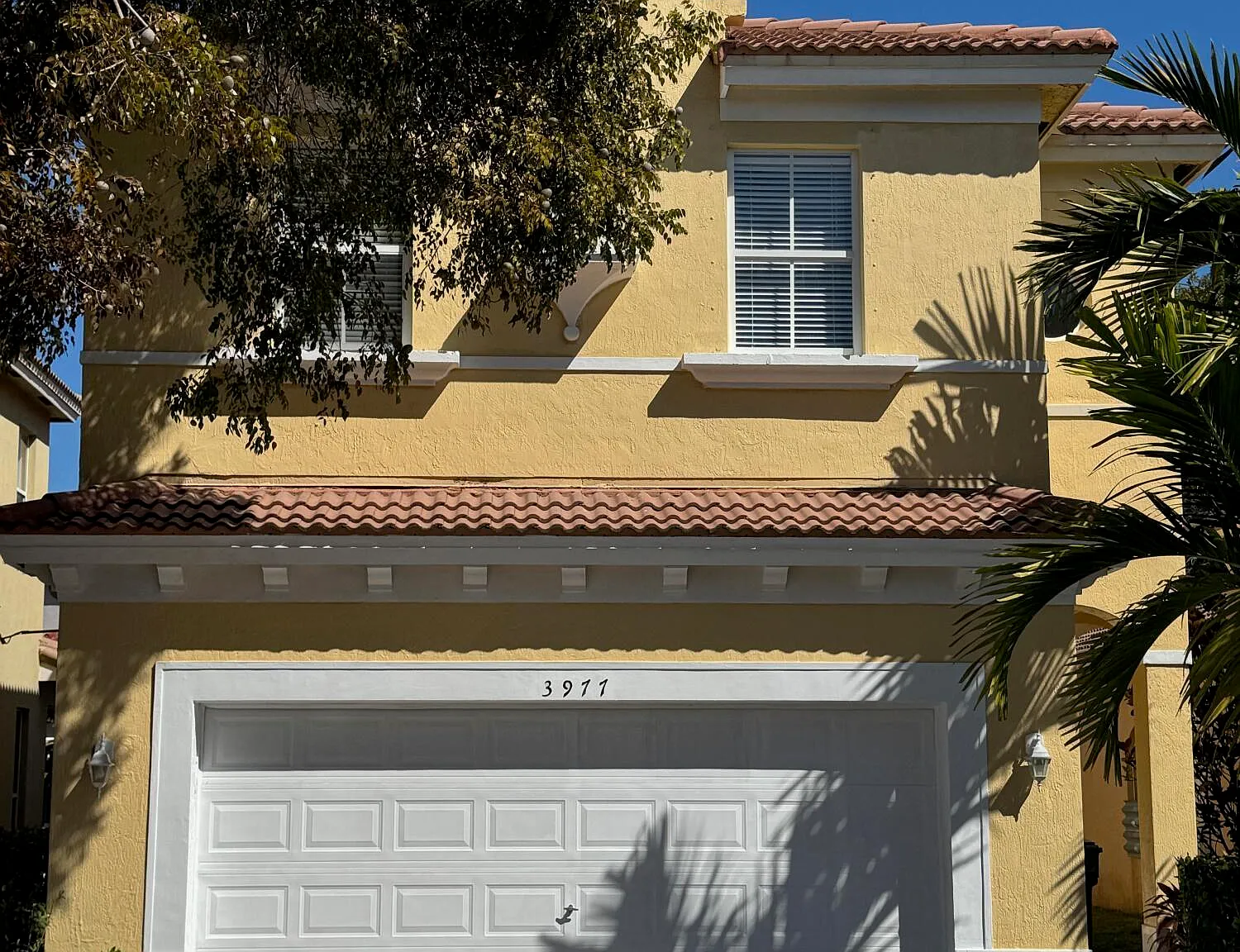 5 bed, 2.0 bath, 2063 sqft, $2,995 — Photo 2