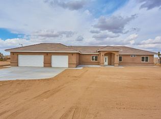 9890 N 7th St, Phelan, CA 92371