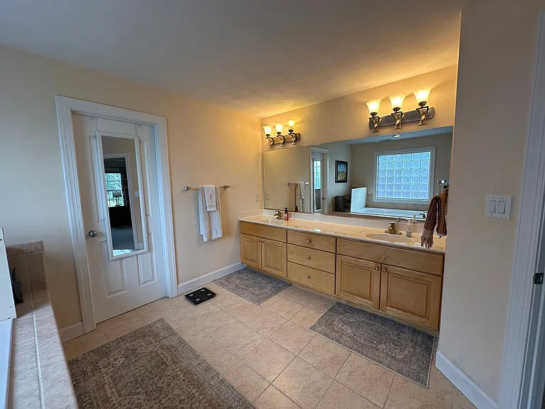 1320 Club House Dr — Photo 14