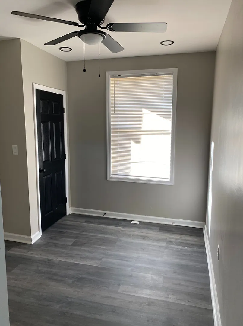 2123 Sinclair Lane $850 Available Room (Private Bath) — Photo 4