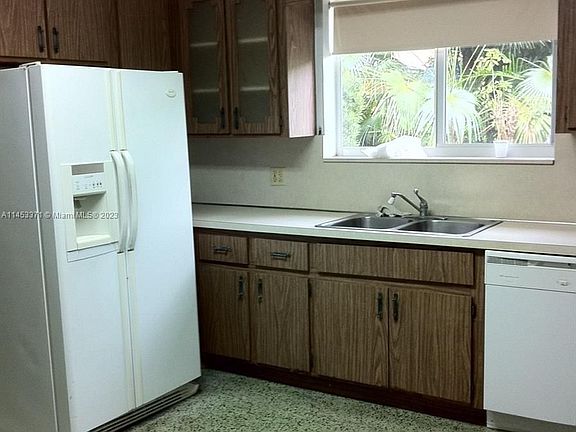 2nd image of 1216 Granada Blvd
