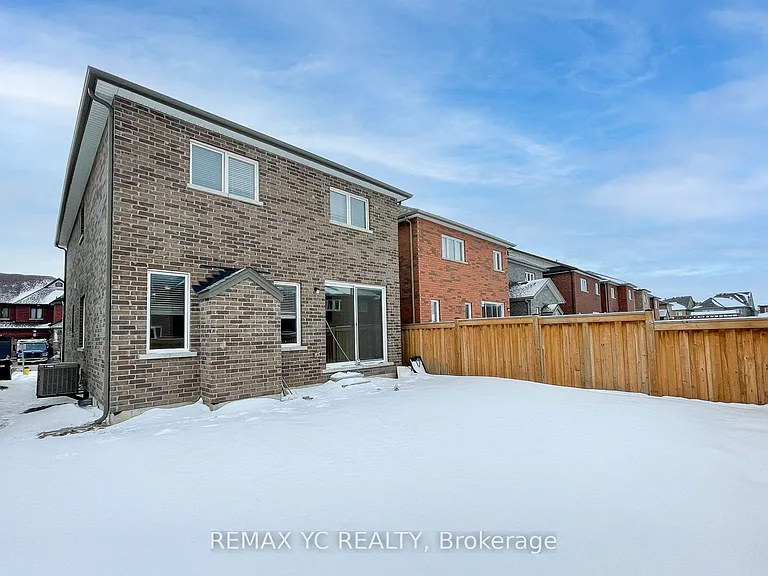 56 Walker Blvd — Photo 34