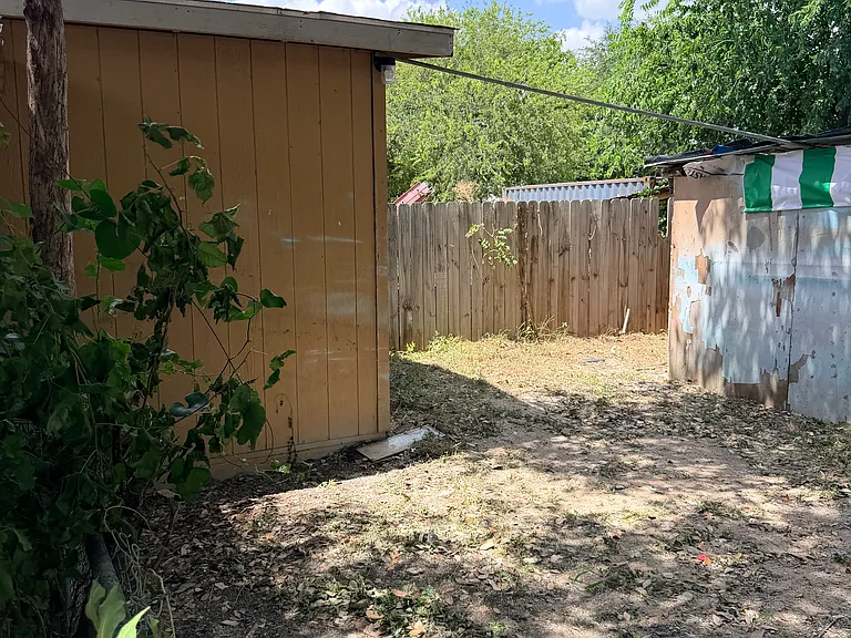 2102 Bois Darc Ln — Photo 17