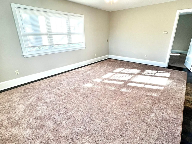 210 Pennsylvania Ave #2 — Photo 26