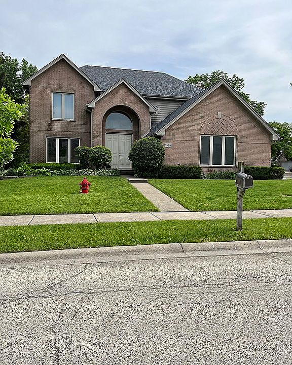 1st image of 1525 Country Ln